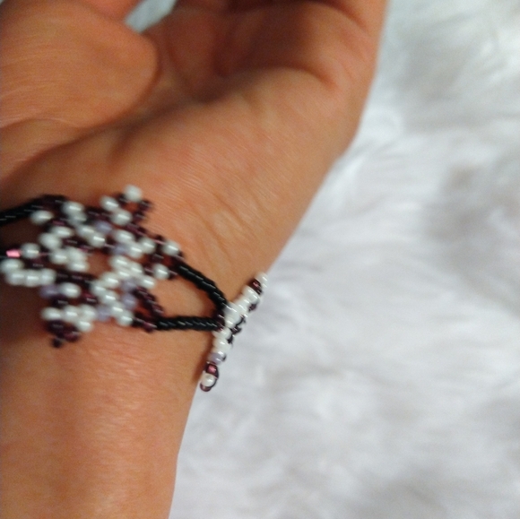 Floral star handcrafted layered beaded bracelet - Picture 11 of 16